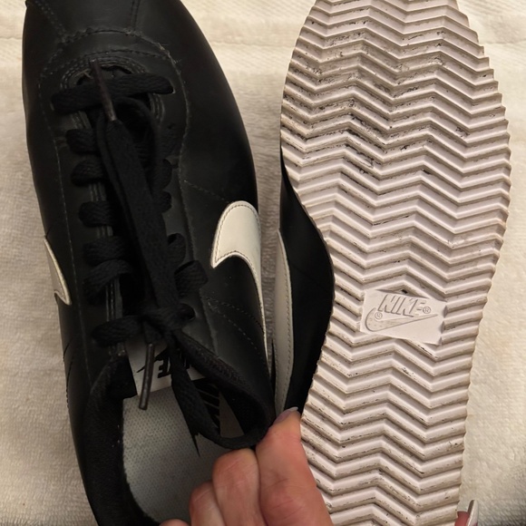 Women’s Nike Cortez Size: 7.5 - Picture 5 of 7